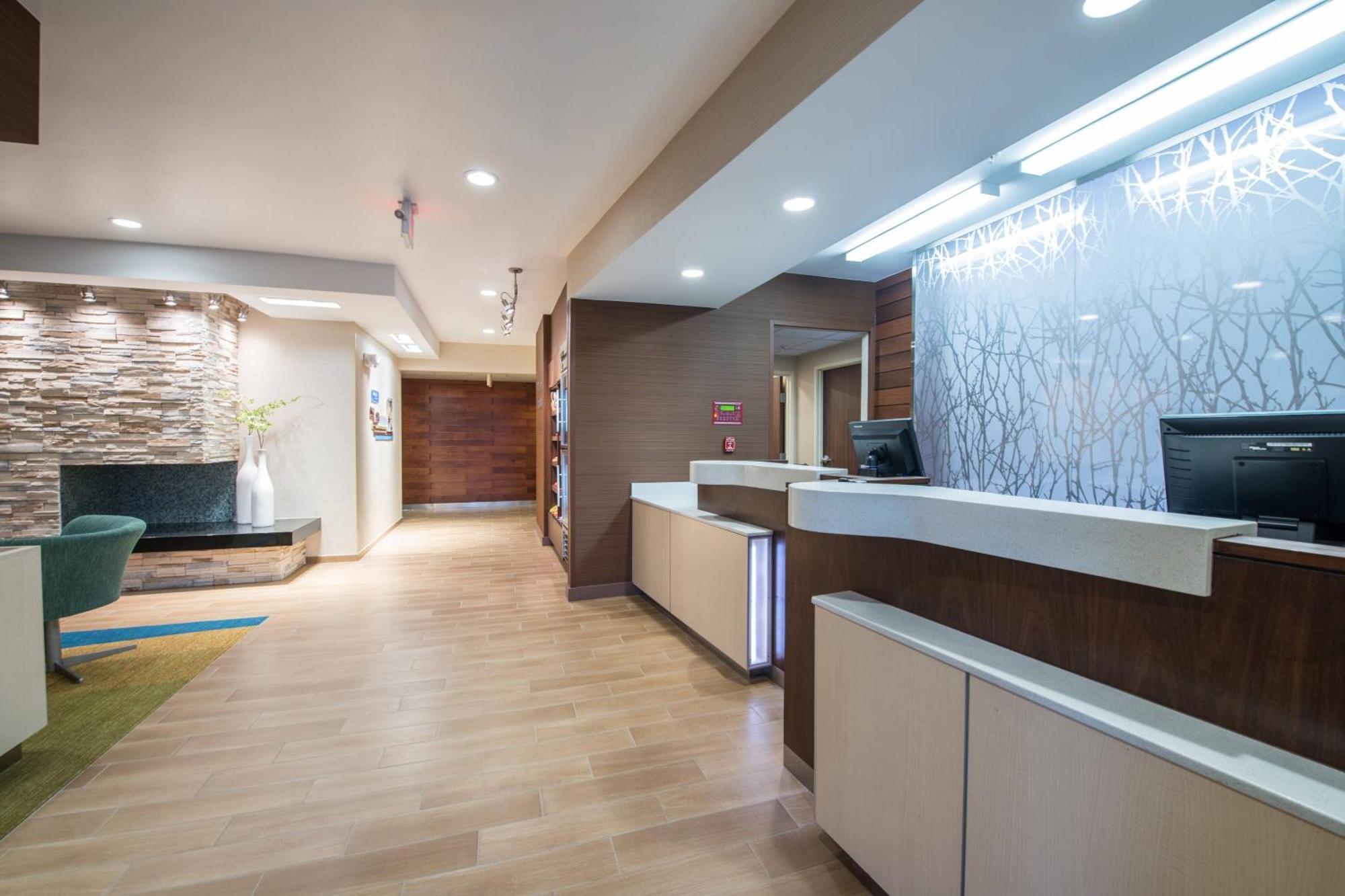 Fairfield Inn&suites Dallas Hotel 3*