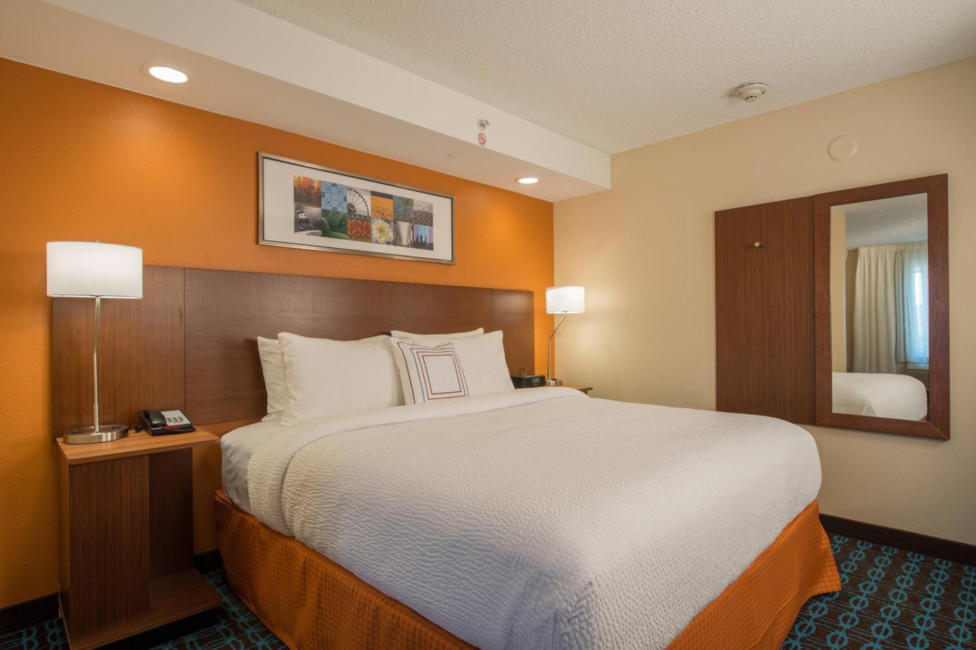 Fairfield Inn&suites Dallas 3*