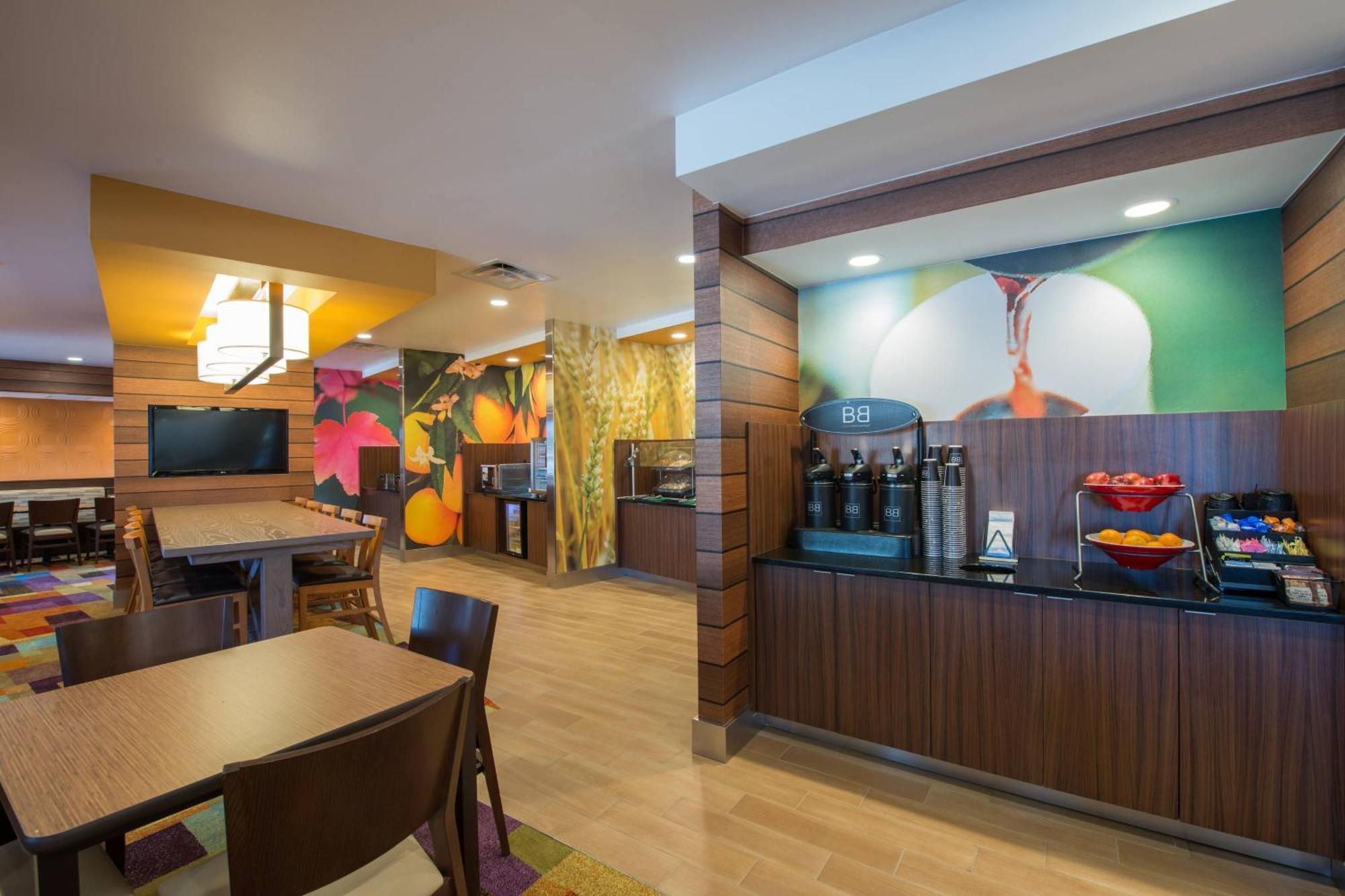 Fairfield Inn&suites Dallas Hotel 3*