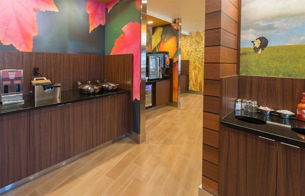 Fairfield Inn&suites Dallas Hotel